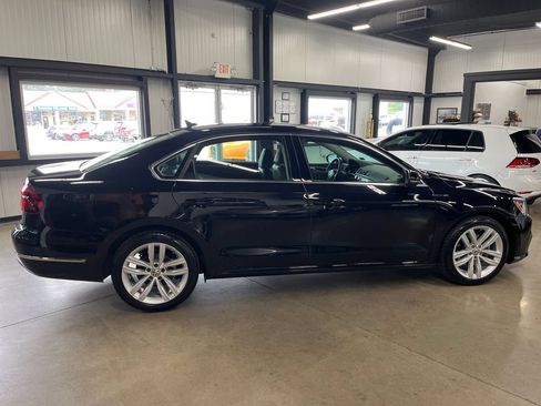Used 2018 Volkswagen Passat 2.0T SE FWD image 13