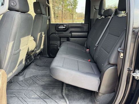 Used 2024 Chevrolet Silverado 2500 Custom w/ Custom Value Package image 17