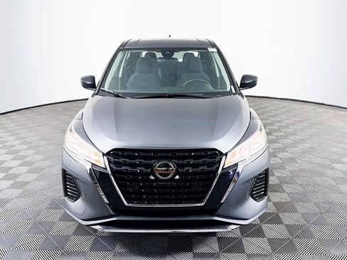 Used 2021 Nissan Kicks S FWD image 2
