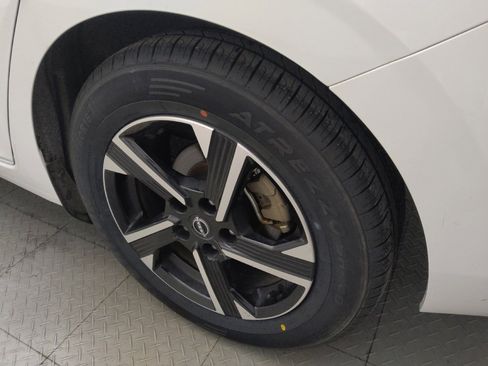 Used 2025 Nissan Sentra SV FWD image 31