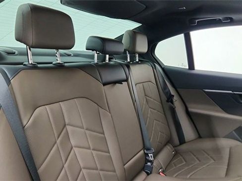 Used 2024 BMW 530i xDrive 530i xDrive w/ Premium Package image 26