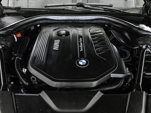 Used 2018 BMW 740i xDrive image 24