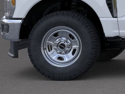 New 2025 Ford F350 XL w/ XL Chrome Package image 19