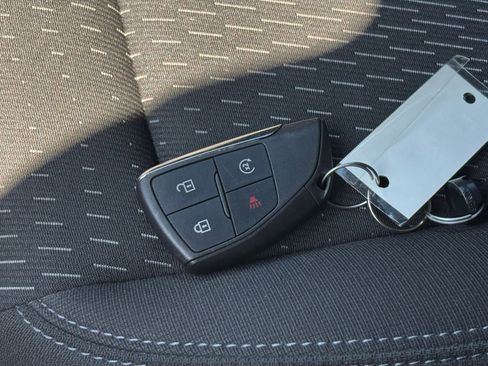 Used 2025 Chevrolet Equinox LT FWD image 20