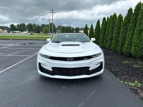Used 2020 Chevrolet Camaro SS RWD image 3