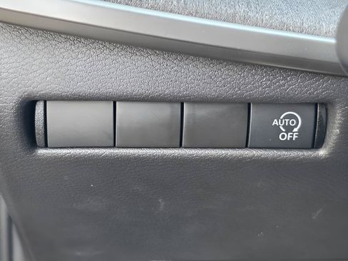 Used 2025 Nissan Kicks SV FWD image 19