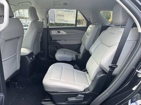 New 2026 Ford Explorer Active w/ Active Comfort Package image 28