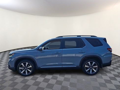 Used 2023 Honda Pilot Touring image 4