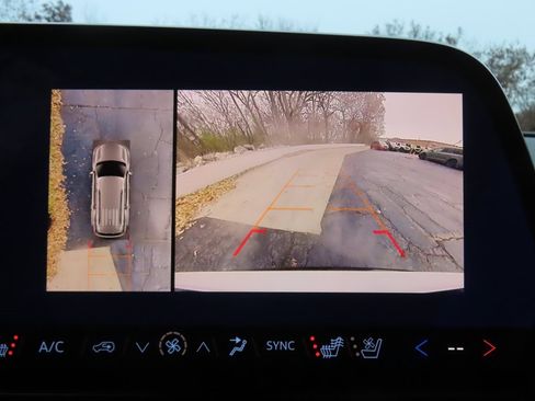 New 2026 Chevrolet Traverse RS w/ LPO, Floor Liner Package image 9