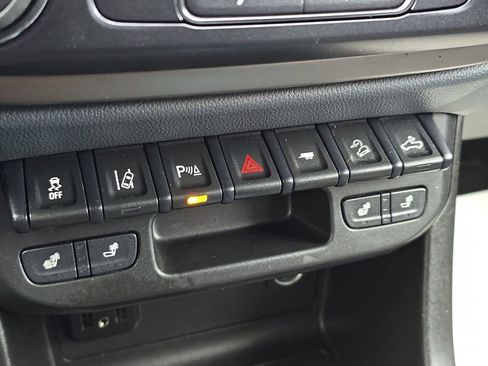 Used 2022 Chevrolet Colorado Z71 w/ Safety Package image 18