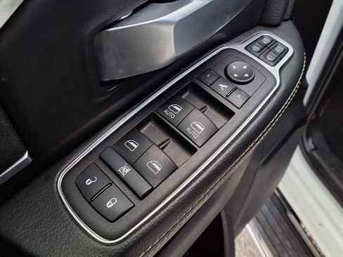 Used 2024 RAM 2500 Big Horn w/ Bed Utility Group image 26