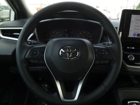 Used 2025 Toyota Corolla SE image 25