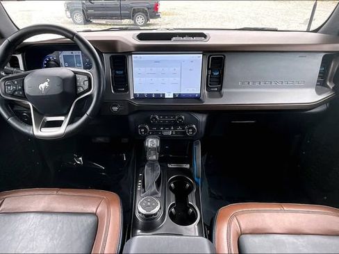 Used 2021 Ford Bronco Outer Banks AWD/4WD image 13