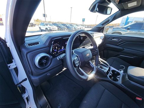 New 2025 Chevrolet Colorado LT image 15