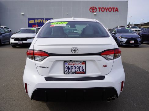 Used 2024 Toyota Corolla SE image 9