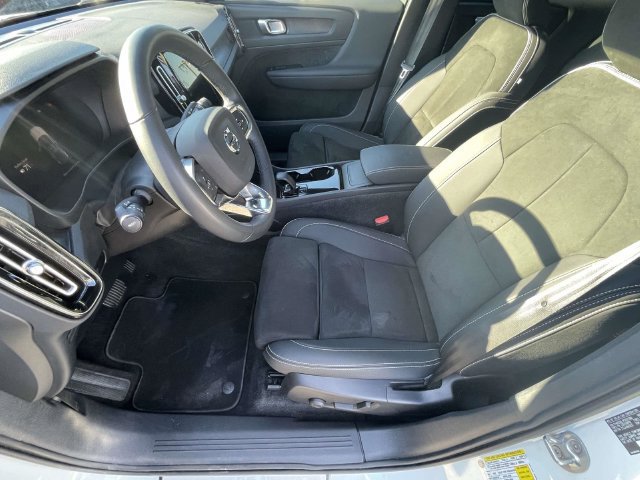 Certified 2023 Volvo C40 P8 Recharge Plus w/ Climate Package AWD/4WD image 9