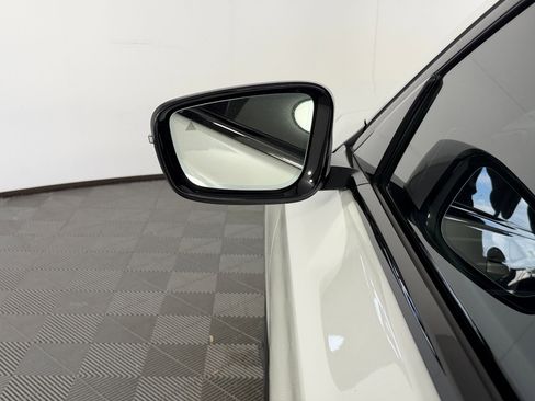 Used 2019 BMW 750i w/ Executive Package image 22