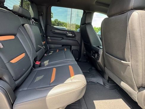Used 2023 GMC Sierra 1500 AT4 w/ AT4 Premium Package AWD/4WD image 13