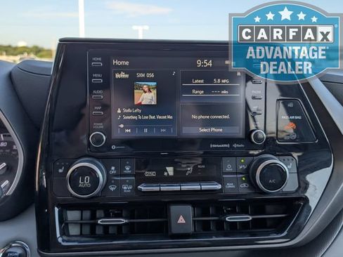 Used 2022 Toyota Highlander XLE AWD/4WD image 7