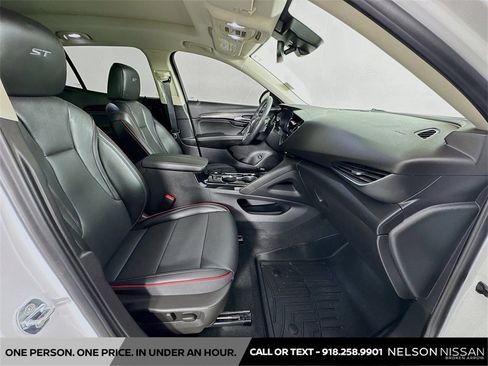 Used 2023 Buick Envision Essence w/ Technology Package I image 29