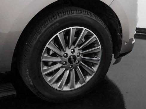 Used 2020 Lincoln Navigator 2WD image 54