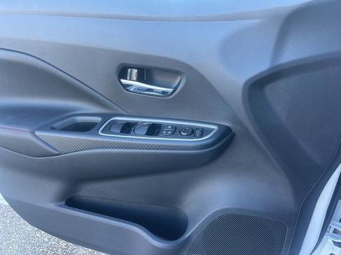 New 2025 Nissan Versa SR w/ Trunk Package image 6