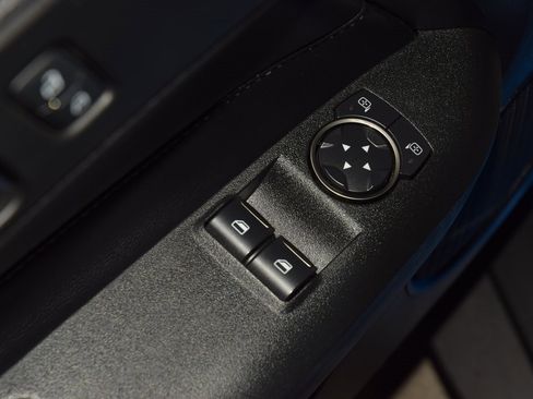 Used 2022 Ford Mustang Shelby GT500 w/ Technology Package image 45