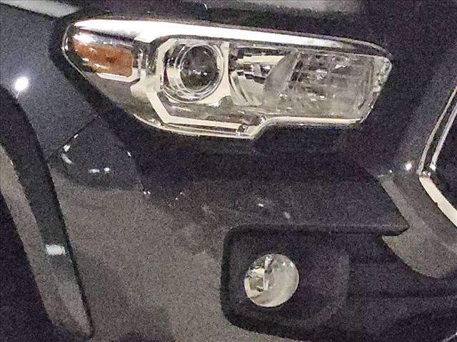 Used 2023 Toyota Tacoma SR5 RWD image 4