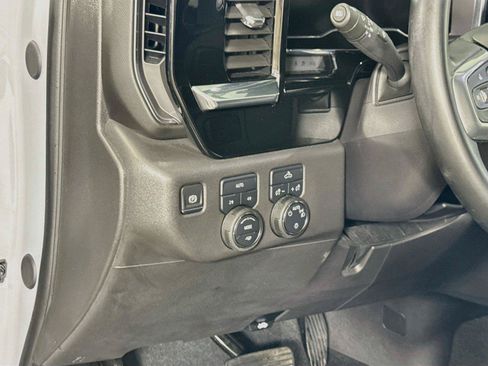 Used 2024 Chevrolet Silverado 1500 LT AWD/4WD image 4