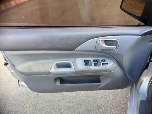 Used 2003 Mitsubishi Lancer ES image 10