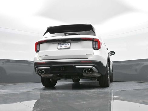 Used 2025 Ford Explorer Platinum w/ Ultimate Package image 38