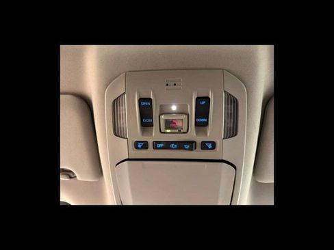 Used 2021 Toyota Highlander XLE AWD/4WD image 27