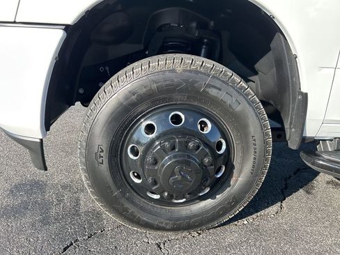 Used 2024 RAM 3500 Laramie w/ Night Edition image 39