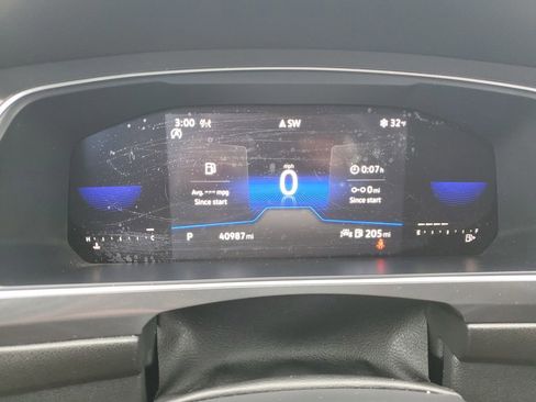 Used 2023 Volkswagen Tiguan SE image 11