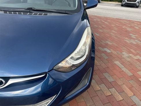 Used 2016 Hyundai Elantra SE FWD image 23