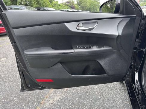 Used 2023 Kia Forte LXS FWD image 8