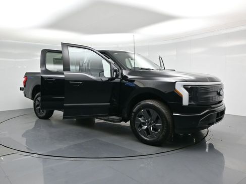 New 2025 Ford F150 Lightning Lariat image 32