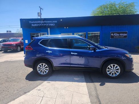 Used 2019 Nissan Rogue SV image 7