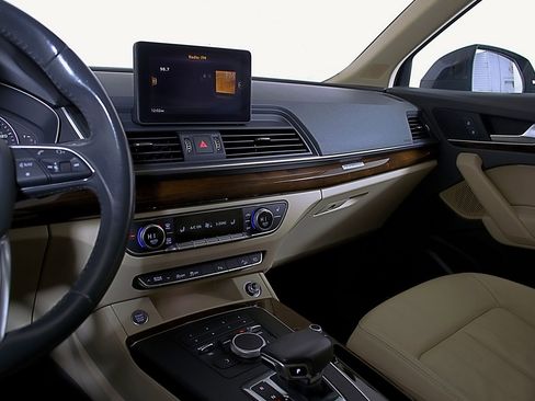 Used 2018 Audi Q5 2.0T Premium Plus w/ Premium Plus Package image 28