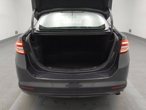 Used 2018 Ford Fusion SE image 29