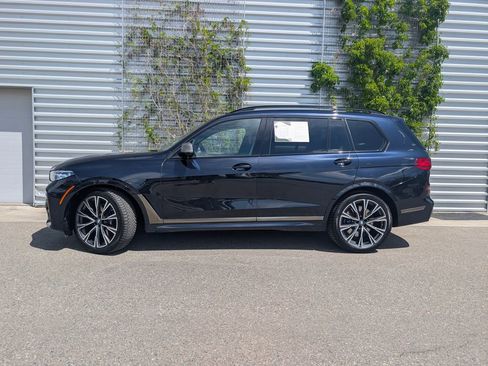 Used 2022 BMW X7 M50i w/ Dynamic Handling Package AWD/4WD image 2