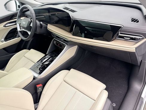 Used 2025 Audi Q5 2.0T Premium Plus w/ Premium Plus image 16