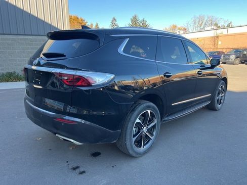 Used 2024 Buick Enclave Essence w/ LPO, Touring Package image 5