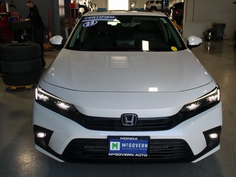 Used 2023 Honda Civic Touring image 3