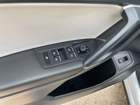 Used 2018 Volkswagen Tiguan SE AWD/4WD image 35