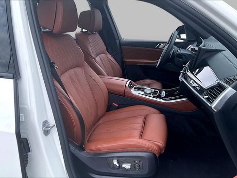 Used 2026 BMW X5 sDrive40i w/ M Sport Package RWD image 8