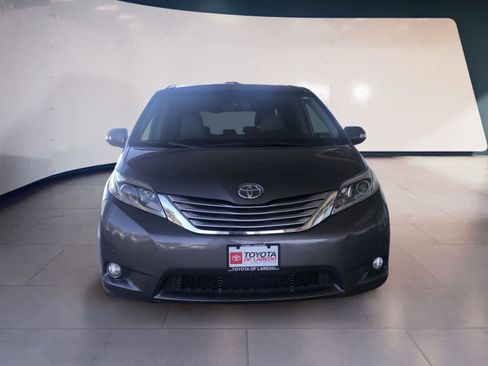 Used 2016 Toyota Sienna Limited Premium image 8