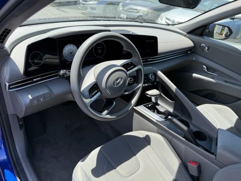 Used 2024 Hyundai Elantra SEL FWD image 14