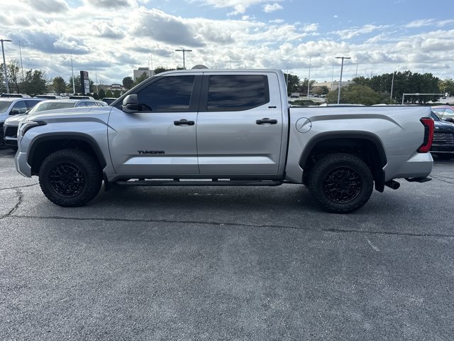 Used 2025 Toyota Tundra SR5 AWD/4WD image 10
