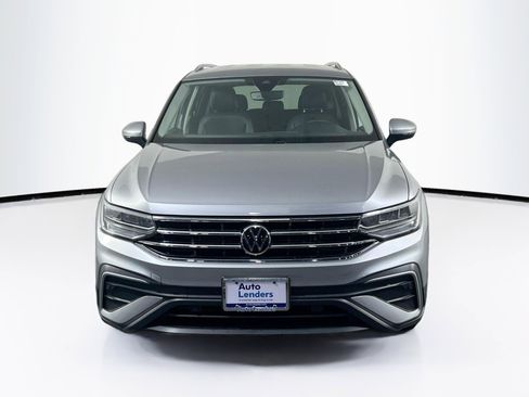 Used 2022 Volkswagen Tiguan SE AWD/4WD image 2
